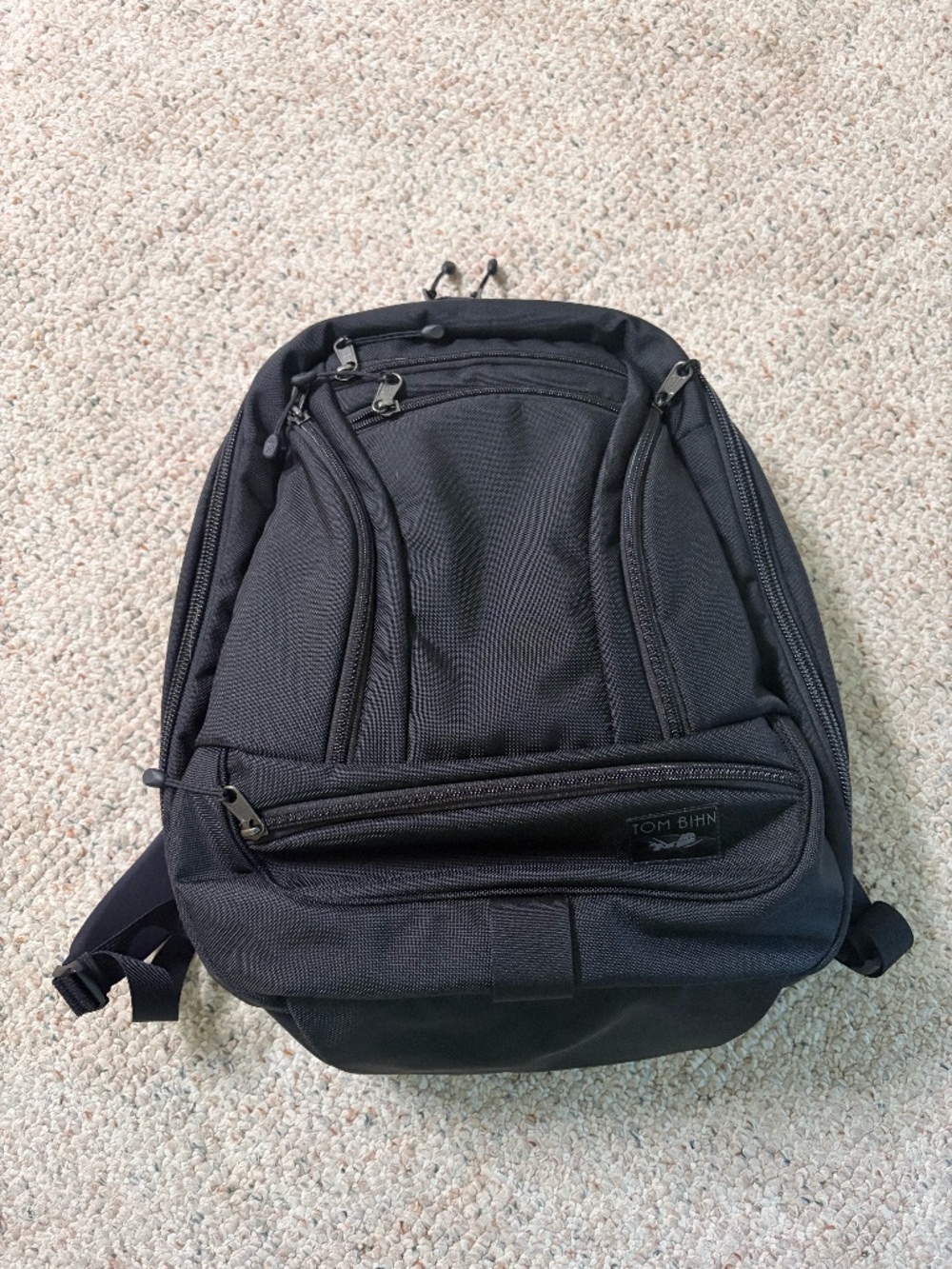 TOM BIHN Synik 26 - Black Ballistic/Northwest Sky 200 Halcyon Backpack
